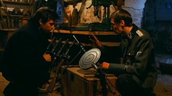 "А какой киношный реквизит хотели бы вы?"