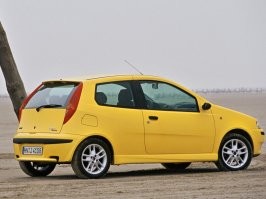 Нет жопа скорее Fiat Panda - перед Fiat Punto II, а вообще метили наверное в VW Polo!  Вообщем смесь хорька, барсука и штопора.  Разрабы взвесили все в головах и сделали Калину!