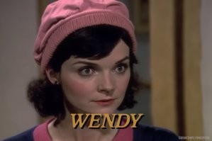 - Миссис Картман в Саут-Парке, весьма популярная и известная индивидуалка .
= Поэтому она должна выглядеть утончённой и притягательной милфой, а здесь похожа на таньку-кондуктора-троллейбуса .
 - Венди Тестабургер одногодка пацанов . 
= А здесь она выглядит, как озлобленная на весь мужской род 32-х летняя сучка, не закончившая ВУЗ из-за "залёта" и превратившаяся в измученную  мать-одиночку с 9-и летней дочкой . 
- и т.д. можно по всем .....