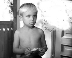 О, твои подтянулись! Не всем ваша "конфетка" по вкусу. Д.Б.Ь.