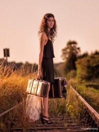 " желая выслать два чемодана с бриллиантами"  -   Двух чемоданов бриллиантов даже  у графа Монте Кристо не было.