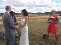 Димон, ты б хоть из кадра вышел, а то красное сильно бликует.