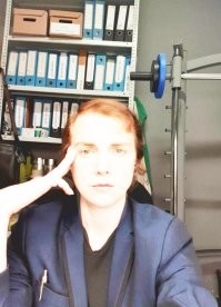 а так вообще как девочка. Надо было ещё больше света. Читер.