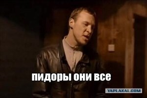 На неделе высокой моды в Лондоне вышли БДСМ-модели, мужики в женском образе и беременные