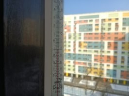 Хм... Как бы рано для весенней куртки...