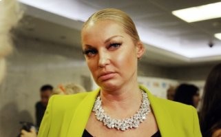Вот что бывает, когда хочешь продать свою П@ЗДУ подороже и всё время перебираешь....
А потом БАЦ... и время ушло....