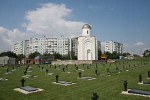 ну да, сравнивать военные кладбища США и могилами блатника 90х это конечно то самое..