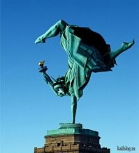 Где на самом деле должна была стоять статуя Свободы