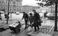 У Московского вокзала, штоле, на площади Восстания?
