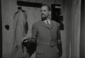 Повезло человеку, обычный тихушник.
А могло быть, как в кино.  (Тени над Нотр-Дам, 1966)