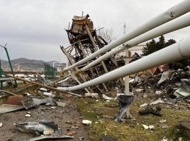 А это кадры сегодняшнего прилета по нефтебазе в Туапсе! Там же находится крупный НПЗ! 

Что там с "красными линиями"?!? Клоуны после прилета по Энгельсу уже заткнулись и больше про них не рассказывают?!?