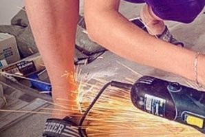 И кожа на ногах