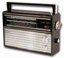ВЭФ-202. Был чуть попозже но был не менее популярен. У меня исправно функционировал с 70-х до 00-х и тихо исчез с дачи темной безлунной ночью.