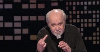 Любитель фастфуда заказал на день рождения не торт с 36 свечками, а бургер с 36 котлетами