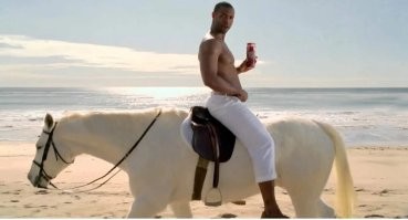 Не залипай в телефон: поучительный ролик для школьников