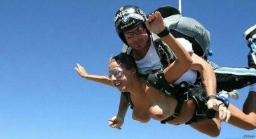 Почему пассажирам в самолетах не выдают парашюты?