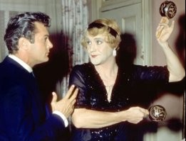 Демотиваторы: челябинский кальян, маракасы счастья и коты