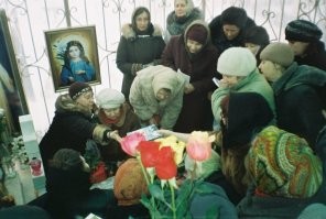 И действительно: ни одного деда.
