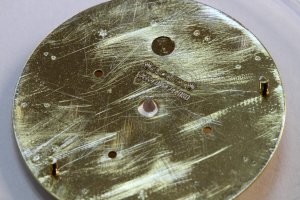Обратная сторона циферблата дорогущих Rolex Daytona