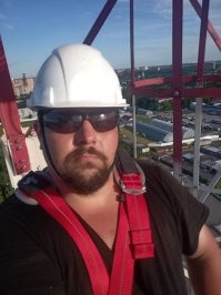 Бывает и ношу. 
Только ты это к чему?