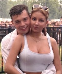 со своими друзьями