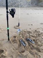 По поводу рыбалки могу поспорить , глубина маленькая . Если на лодке отойти от него то да , из дому кидать это максимум вот такое вот будет .  Причем уже проверял , кругом одно и тоже , и в Испании и в Португалии и  Италии , если уж и кидать то нужно на скалы идти , там глубина как правило -7-10 метров , вот там рыбалка , а здесь получаеться тоже самое что с пляжа кидать.
