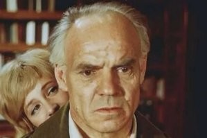 Как-то странно...
Упомянута маленькая эпизодическая роль в "Кавказской пленнице", но ни слова не сказано о сильнейшей (с моей ТЗ) роли профессора Сретенского в фильме "Монолог".
Лично я считаю, что это лучшая роль Михаила Андреевича.