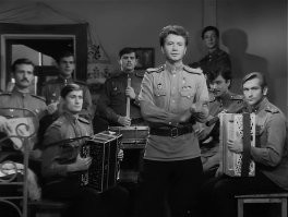 "В бой идут одни старики" смотрю в оригинальном исполнении! Не могу смотреть раскраску! Нельзя такие фильмы уродовать граффитчикам! Пусть стенами ограничатся!