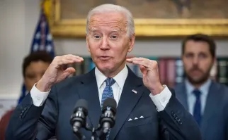 Демократии у них нету, вот и голодают!