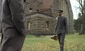 "Простите, мне, право, неудобно беспокоить вас, но у меня трубы горят… Умираю совсем… Будьте добры презентовать ма-алую сумму. Простите за беспокойство."