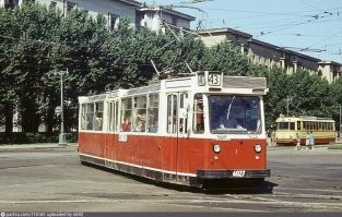 Ленинград. Конец 70х-начало 80х. Пересечение Московского проспекта с Благодатной улицей. Трамвай поворачивает в сторону Купчино.