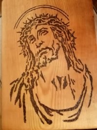 То же учу детей выжиганию. Вот пара работ. Примечательна доска, найдена при сносе столетнего дома.