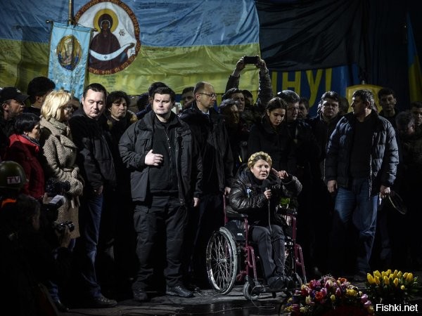 Украина обязана направить специалистов по проведению "демократических" и "мирных" майданов