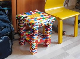 Полноразмерный табурет. Сейчас на поверхность доделываю мозаику "Солнечная система"