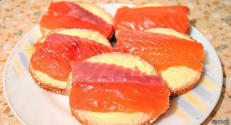 Не люблю бутеры с кучей всякой всячины. Они должны быть лаконичны. Вот тогда действительно вкусно.