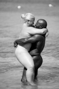 Если обоим всё ЗА@БИСЬ, то пошли другие НАУХЙ со своим мнением