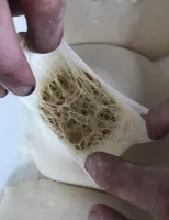 Как бы не отравиться от такой стряпни, после таких грязных рук и ногтей.