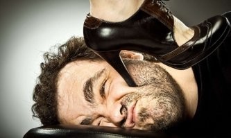 Житель Санкт-Петербурга просит прощения у своей девушки через домофон