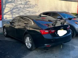 Вот так едем с племяшом, а впереди вот такой вот тошнит, и не обогнать, развязка, кругом сплошные. Тупо пешком идём.
- Ты там не уснул, блин?
- Не видишь, лавку везёт. Боится потерять.
Сколько лавочников в посте!