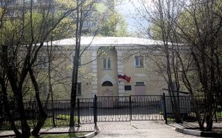 Спасибо большое, тоже посмотрел. Я попутал с ЛТП, которые в 94-м закрылись указом алкаша-Бориса...Вот кстати здание бывшего ЛТП, на улице Веселой в Москве! Прикольно иногда совпадают учреждения с названием улиц...ЛТП-улица Веселая, дурдом №4 им. Ганушкина-улица Потешная, следственный изолятор КПЗ-Матросская тишина!