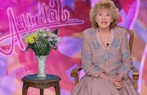 А вот наша королева смеха...)