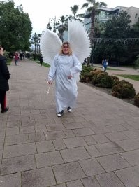 Мне этот попадался, тоже навязывался с ним сфоткаться.