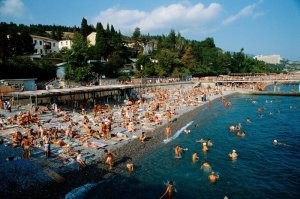 О! Ялта.
1. Набережная им. В. И. Ленина.
2. Массандровский пляж.