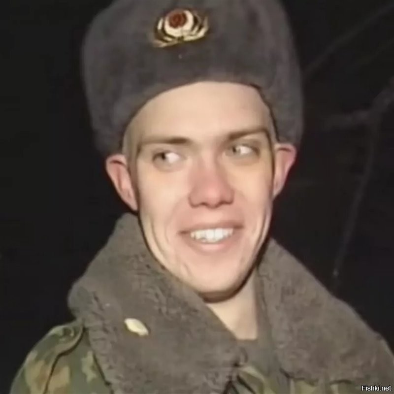 Экскаваторщик вытащил пса из ямы на стройплощадке