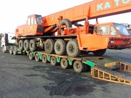 Вот примерно такой, только 12осный. На 150 тонн.
А помню точно потому, что я в детстве подохренел от этого крана и распрашивал много. И лазил там еще.
Типичные советские чудеса - купили в Японии кран, не знаю уж сколько за него отдав, приписали к военной части и он там стоял, прям так на улице.
Что-то им делали когда-то, ну а потом стоял в ремроте. Исправный, не знаю уж куда он потом пошел. Надеюсь не на металлололом.