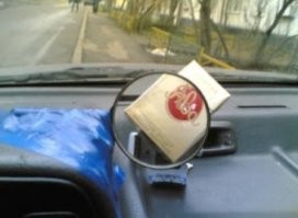 Экран был маленький, поэтому, для навигации, я даже линзу на торпедо крепил. 
Ага, как у КВН. :) 

Фотки эти, кстати, именно им делал. 
Жаль, оригиналов не осталось, камера 
весьма неплохая там была.