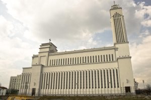 Лет 8 назад был в литовском Каунасе. Костёл поразил.