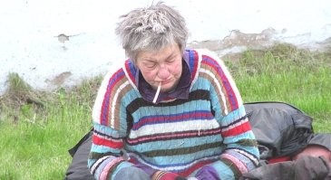 Для меня водка выглядит так  и я не понимаю романтизации алкоголизма и наркомании.