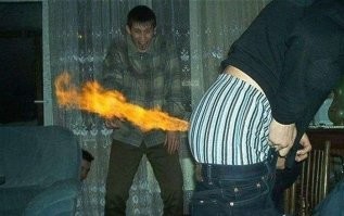 У нас каждую неделю что-то горит.
 А сероводород... или дьявол мутит, или кто-то пукнул. 
 Если взять наличие четверти дебилов от 8 млрд населения - чему удивляться..