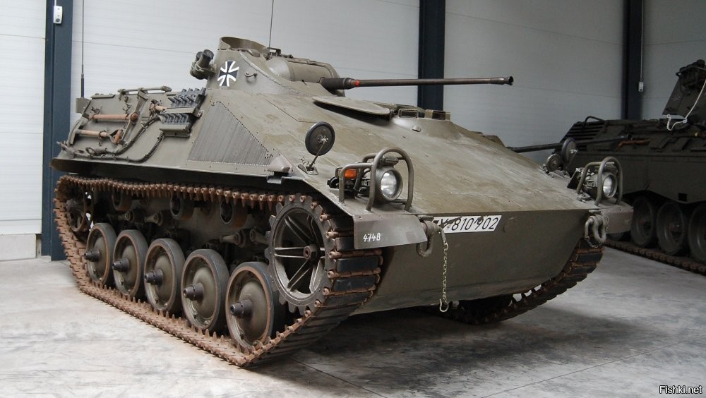 "Танк"!)))  Назвать так БРМ SPz 11-2 Kurz, весом 8 тонн пожалуй несколько оптимистично.